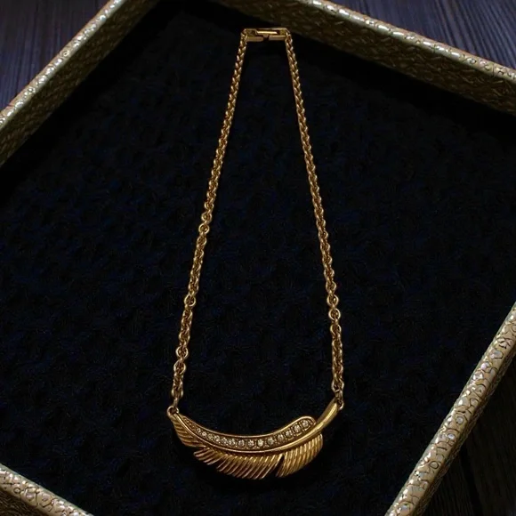 Vintage GIVENCHY Paris Luxury Designer Elegant Gold Tone Feather Choker Necklace - Picture 6 of 7